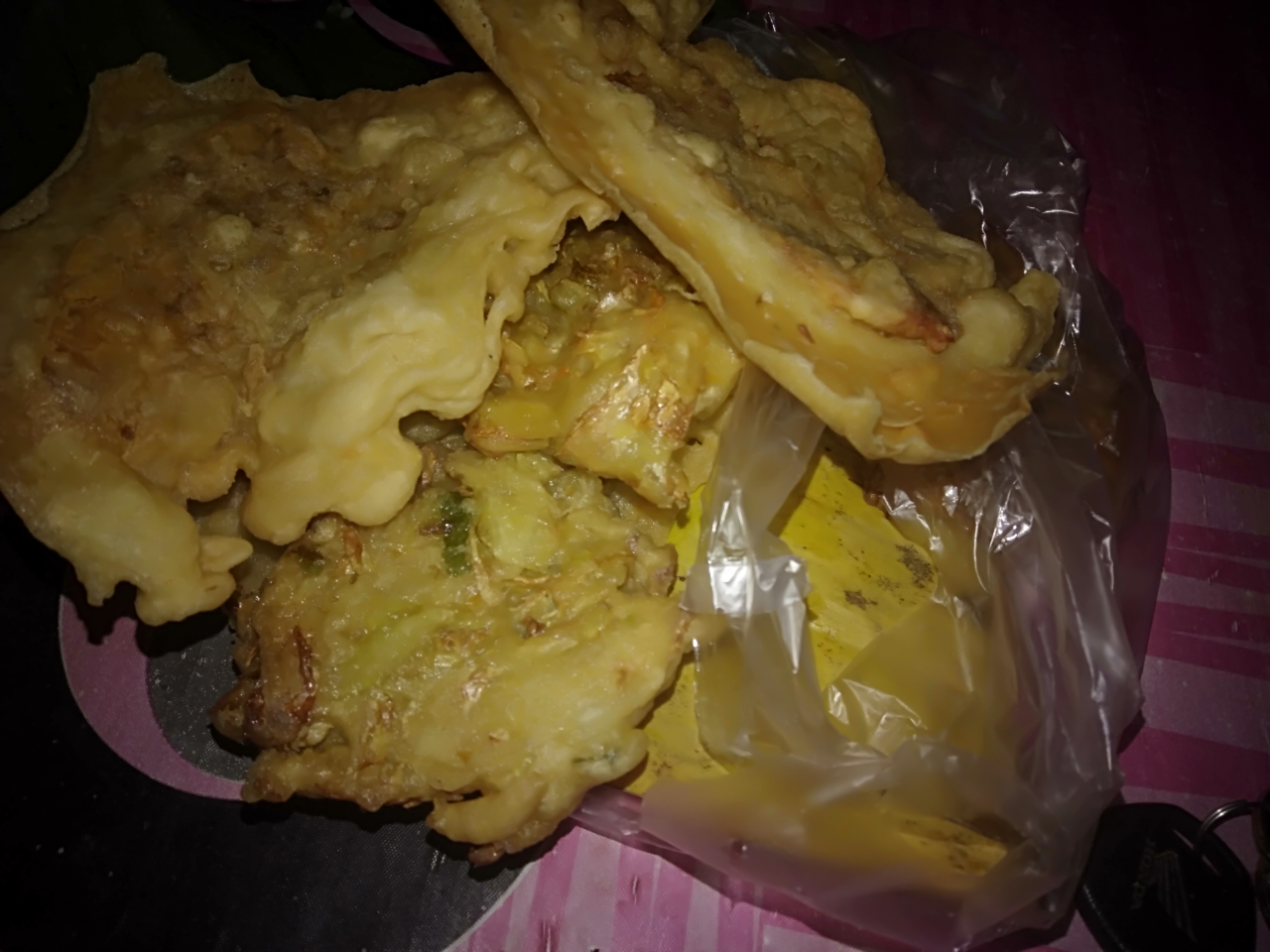 Uang Rp 6000, Dapat Nasi Bungkus 1 Tahu Goreng 4, dan Separoh Sup Jamur Tiram, Murah!