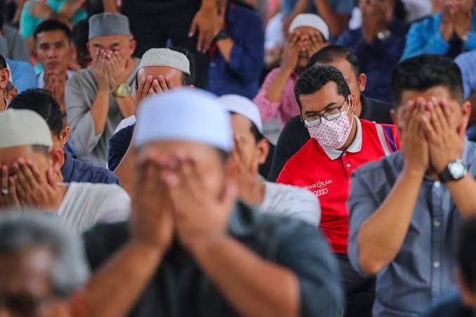Negara Positif Corona Tertingggi Asia Tenggara , Malaysia Lockdown
