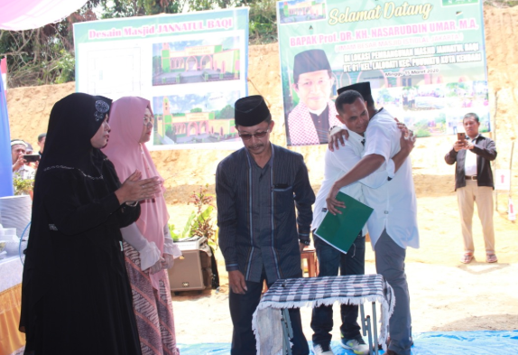 Seorang Anggota Polisi Kendari Hibahkan Tanah Untuk Pembangunan Sebuah Masjid