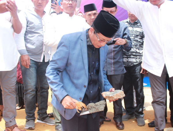 Seorang Anggota Polisi Kendari Hibahkan Tanah Untuk Pembangunan Sebuah Masjid