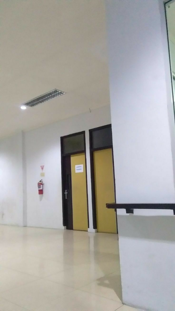 Lelaki Tua Misterius di dalam Lift Rumah Sakit