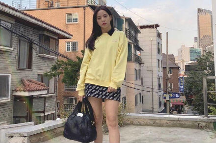 Ini 7 Tren Fashion Ala Idola K-Pop Yang Gampang Ditiru