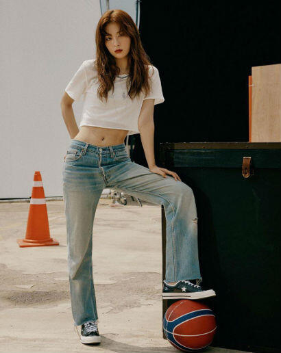 Sontek 10 Gaya Fashion Seulgi Red Velvet Yang Chic Dan Boyish