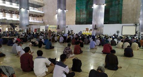 MUI Haramkan Warga Positif Corona Salat di Masjid dan Ikut Pengajian