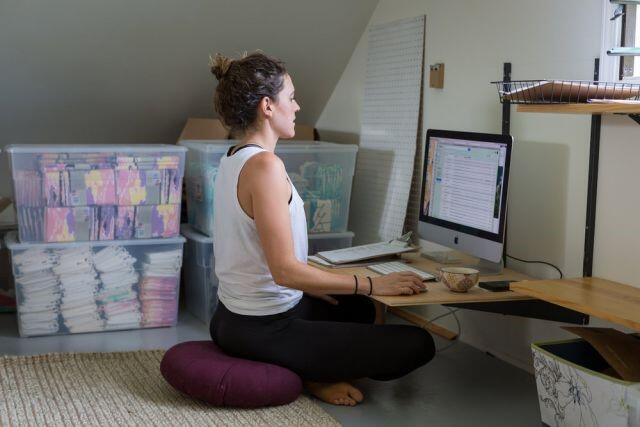 Biar Work From Home Lebih Nyaman, Yuk Tata Meja Kerja Di Kamarmu!