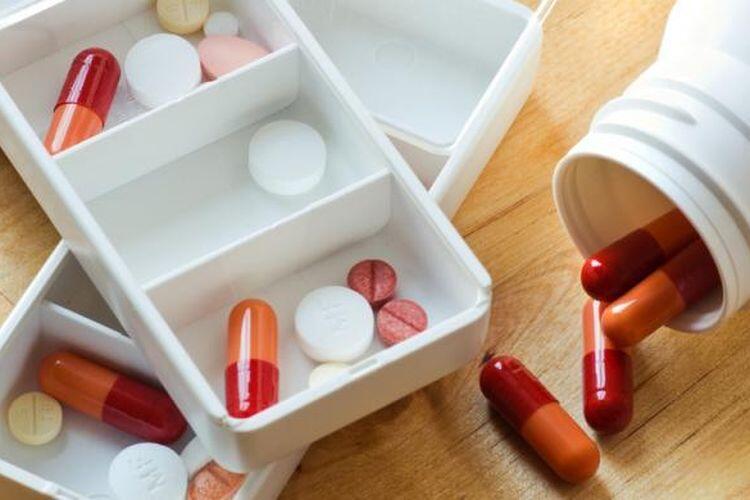 Selain Masker dan Hand Sanitizer, Obat-Obatan Ini Perlu Disiapkan Selama Isolasi diri