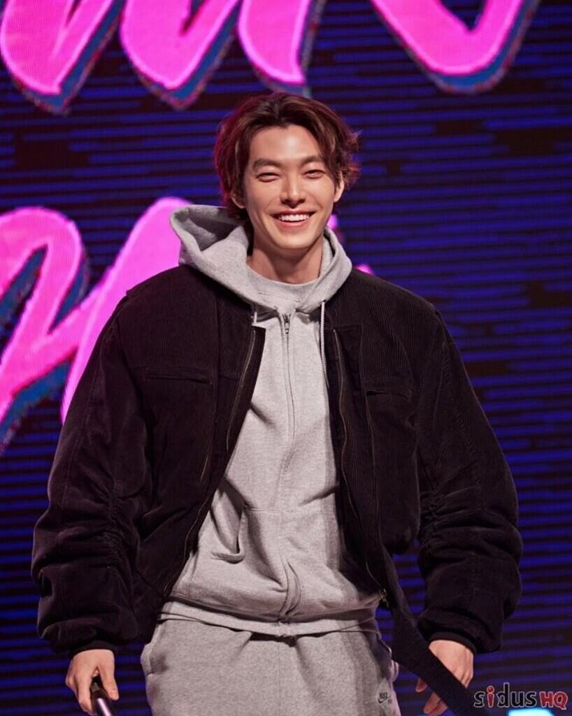 Kim Woo Bin Donasikan Seluruh Pendapatannya untuk Penanganan COVID-19