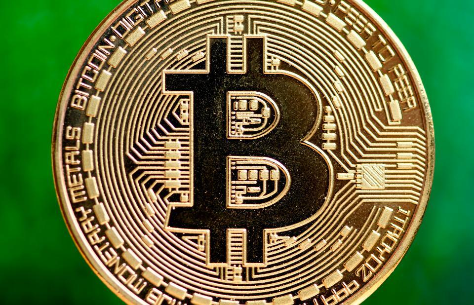 Bitcoin Sudah Tembus $6.000, Bursa Saham Kapan Naik?