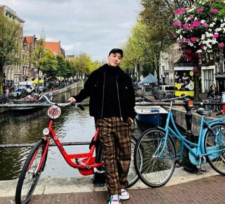 Ada Cewek Yang Dikabarkan Ikut Nganterin Seungri Saat Wamil. Yoo Hye Won Lagi Nih?