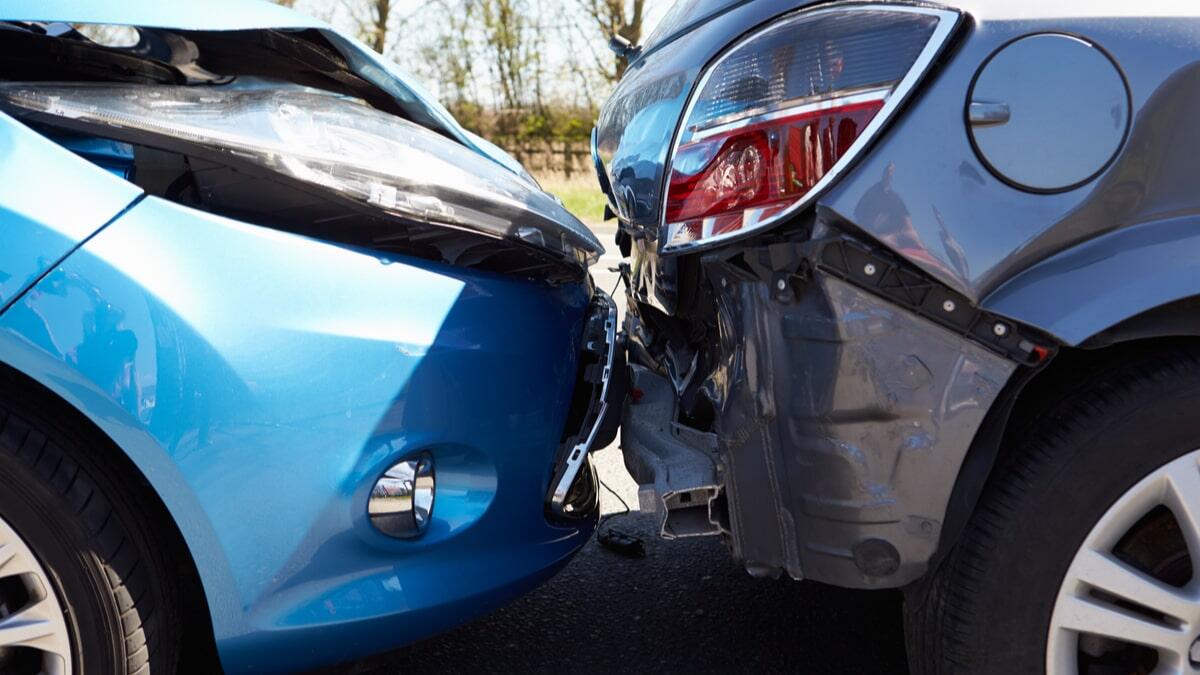 Asuransi Mobil Total Loss Only (TLO) vs All Risk, Mana yang Lebih Baik?