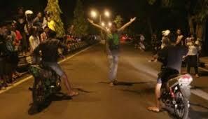 KETIKA HOBY MENGALAHKAN SEGALANYA