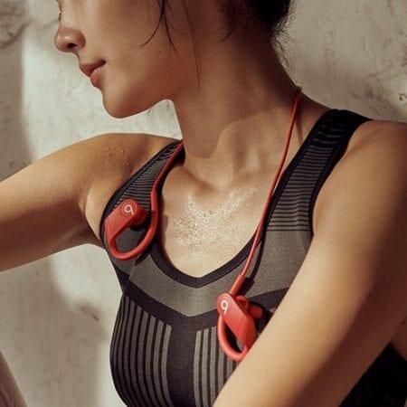 Powerbeats 4: Wireless Earbuds dengan Baterai 15 Jam