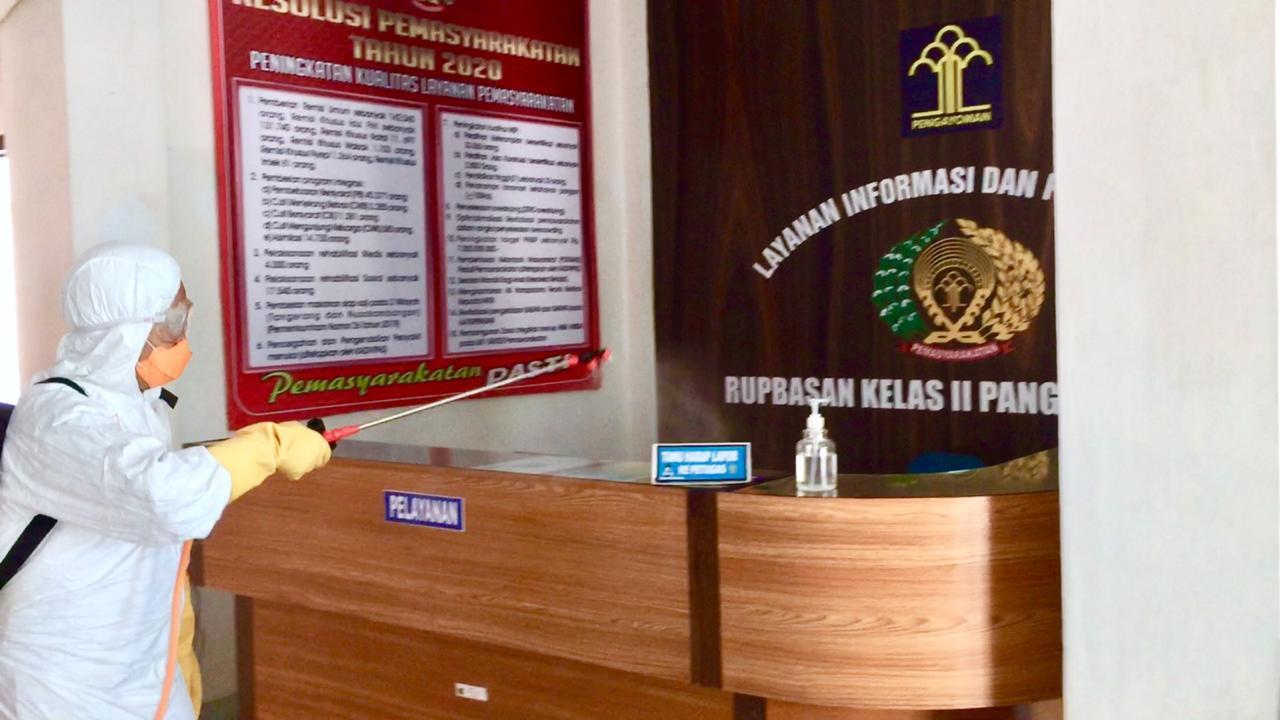 PMI Pangkalpinang Sambangi Rupbasan Untuk Cegah Penyebaran Covid-19