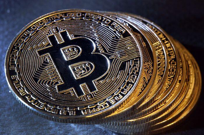 Sinyal Bearish, Bitcoin dan S&P 500 Berada di Titik Tertinggi 2 Tahun