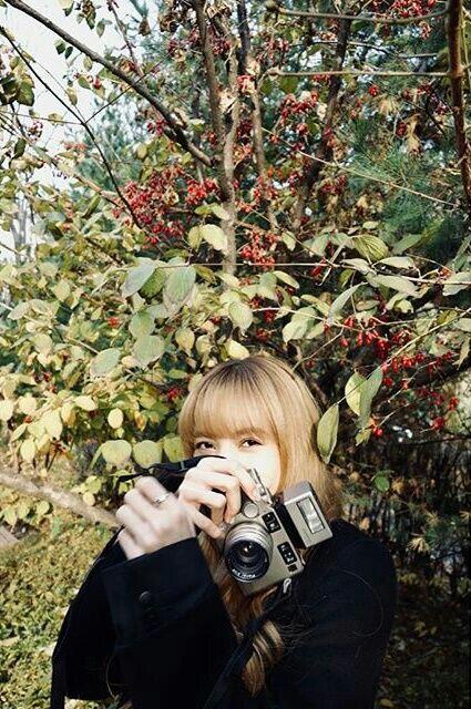 BLΛƆKPIИK Lisa: The Next Queen of K-POP