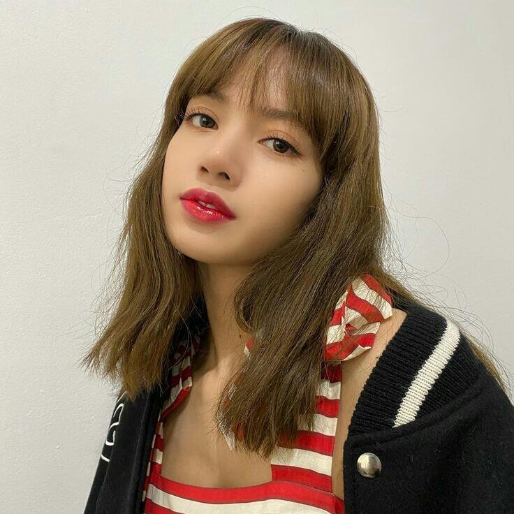 BLΛƆKPIИK Lisa: The Next Queen of K-POP