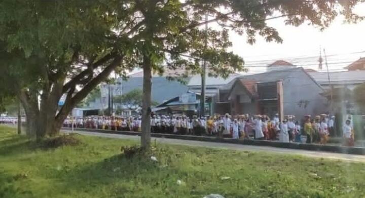 Viral Melasti di Medsos, Bendesa Lembeng Minta Maaf ke Gubernur Koster