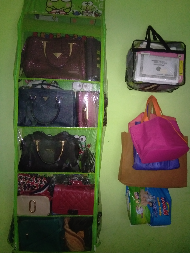 Membersihkan Koleksi Tas Mumpung Dirumah