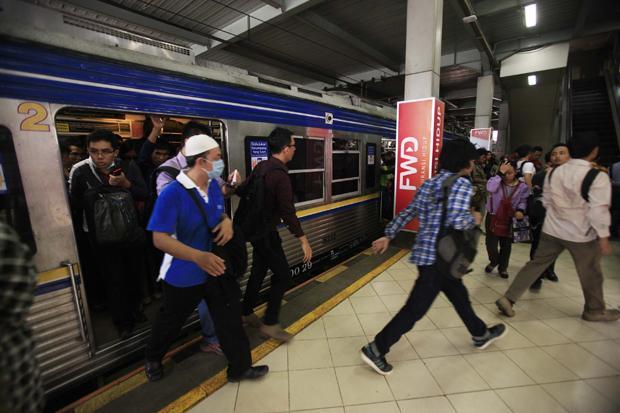 Akibat Wabah Corona, Jumlah Pengguna KRL Turun Hampir 70%