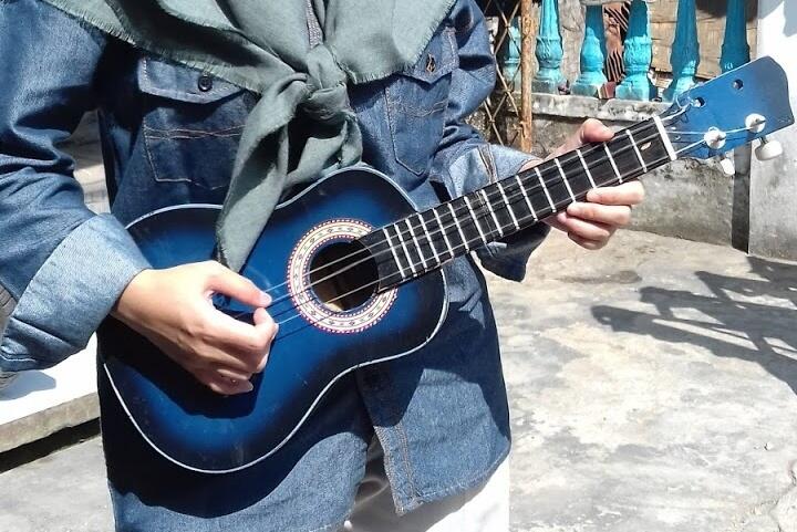 Bosen Di Rumah? Belajar Musik Aja!