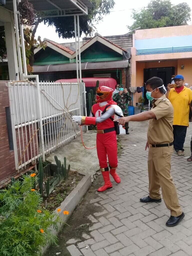Power Rangers, Basmi Corona di Cipondoh Makmur