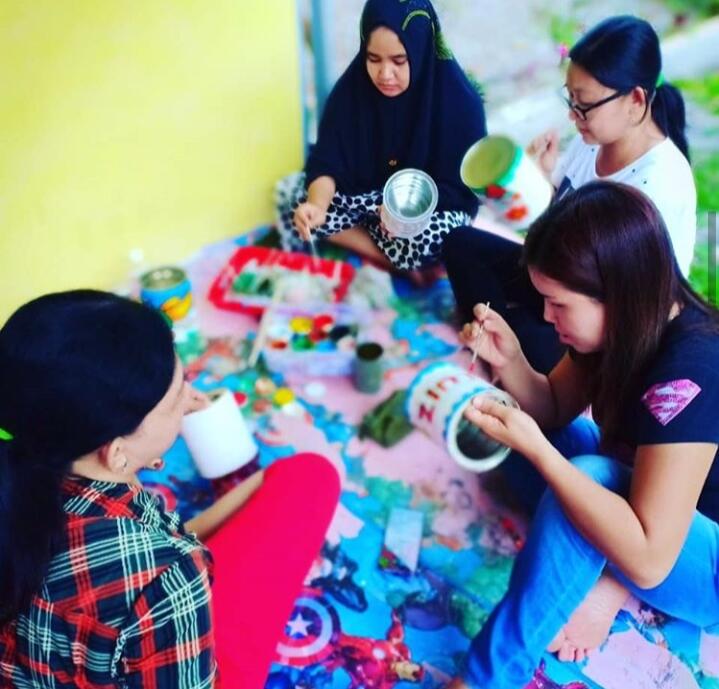 Mengasah Kreatifitas dengan Mengolah Bahan Bekas
