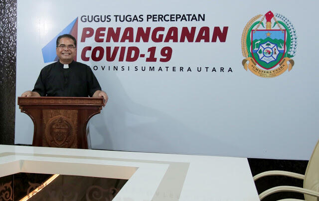 Umat Kristen Diimbau Beribadah di Rumah