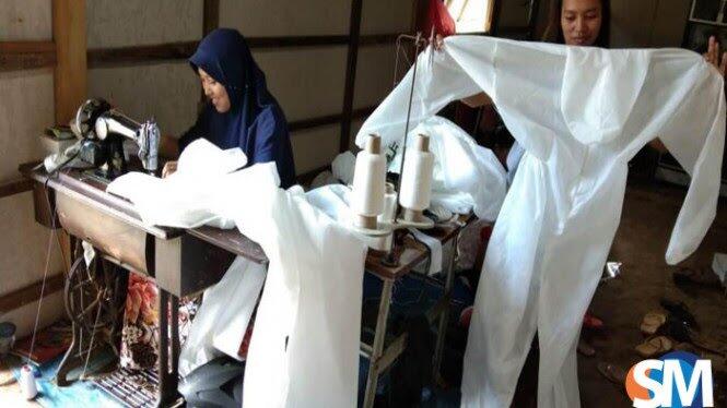 Penjahit Kaliori Banjir Pesanan Ribuan Baju APD