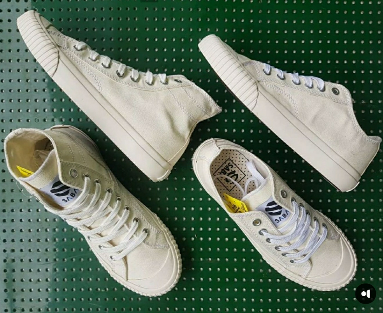 Suka Sepatu Putih? Cobain Versi Lokalnya Nih