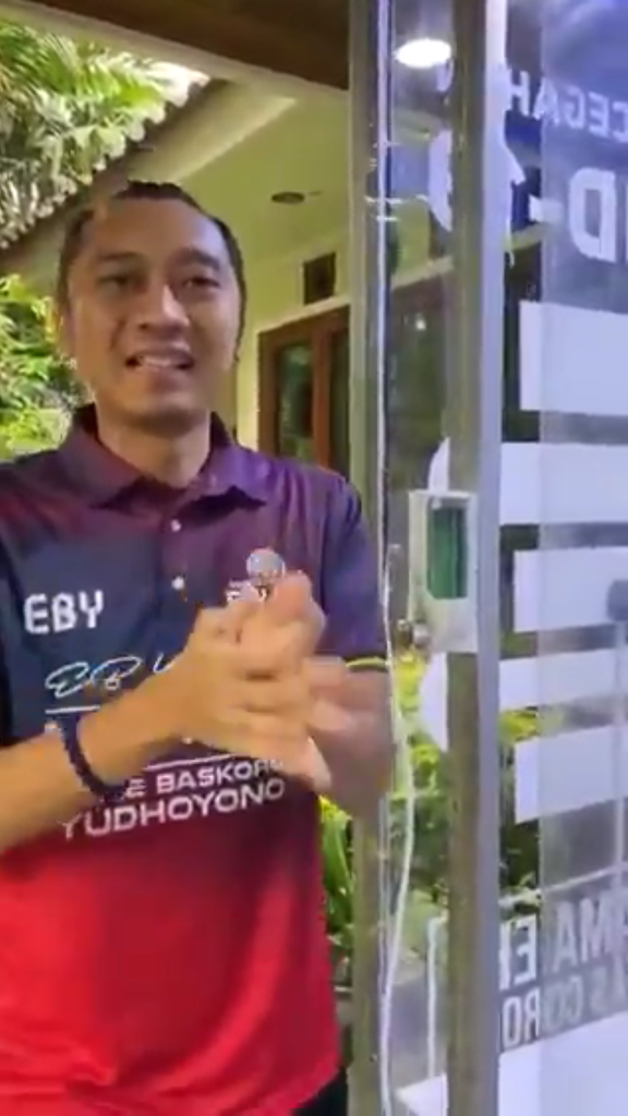 Simak 5 Keanehan Dari Video Anak Presiden Ini, Ketika Mengenalkan Bilik Desinfektan