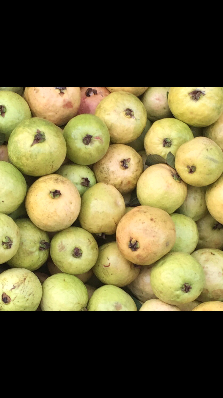 Ayo Bikin Kue Bolu, Jus Jambu dan Pajangan Mengisi Waktu WFH