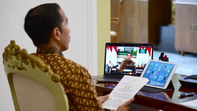 4 Kejanggalan PSBB yang Diumumkan Jokowi