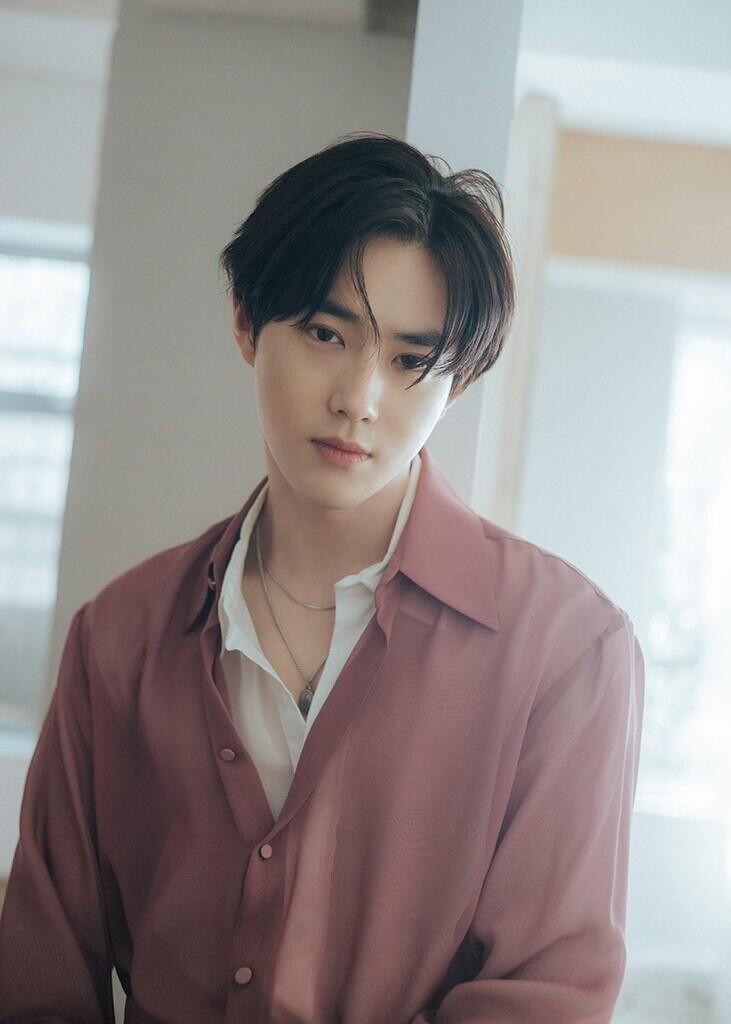 Suho Bahas Pertemanannya dengan Artis Lain di “Kim Shin Young’s Hope Song At Noon.”