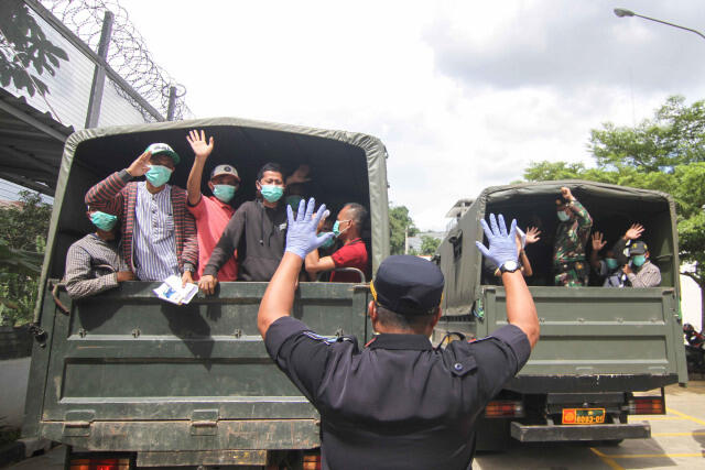 Bikin Adem! 7 Potret Kebahagian Napi Yang Dibebaskan Ditengah Situasi Virus Corona