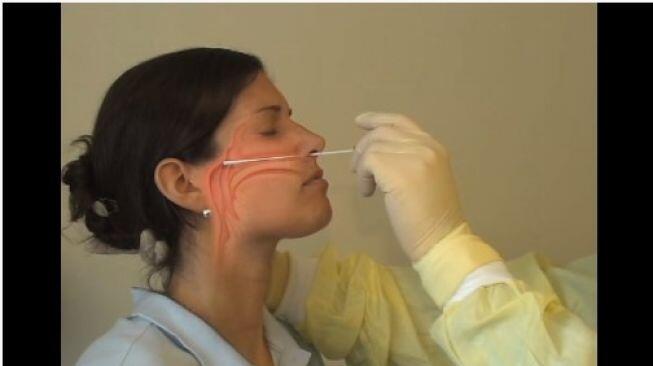Ngilu Banget, Perempuan Rekam Proses Tes Swab Corona Covid-19 Viral!