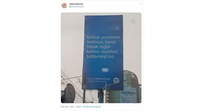 Gerakan #DiRumahAja, Tampilan Billboard Anti Mainstream Ini Tuai Pujian