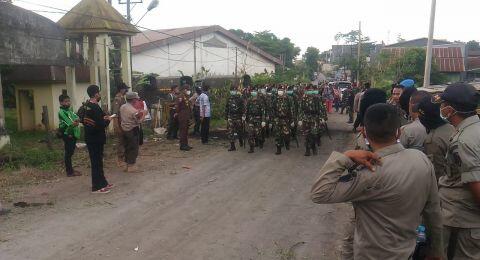 Pemakaman Pasien Corona di Gowa Sempat Panas, Warga Bakar Ban Blokir Jalan