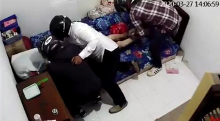 Kejam! Beredarnya Video Perampokan Nenek Ini Bikin Geram Netizen, Apa Pendapatmu?