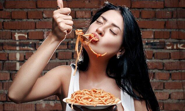 Koplak! Efek Karantina, Postingan Mie Instant Goreng + KOPI Ini Mendadak Viral !