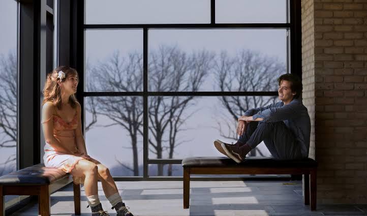 Mungkinkah Sinyal Datangnya Covid-19 Telah Dibaca oleh Penulis Five Feet Apart?