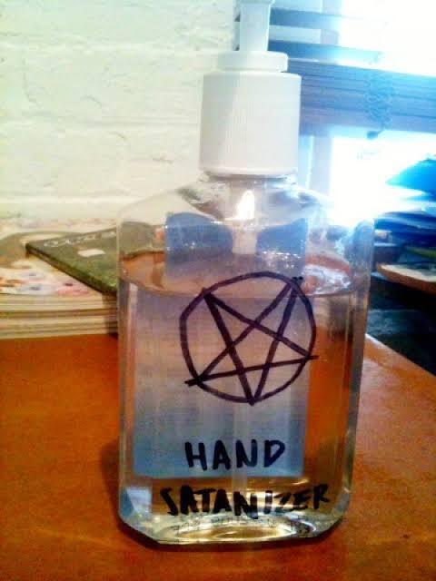 8 Foto Typo Seputar Corona Ini, Dijamin Bikin Ngakak Abis