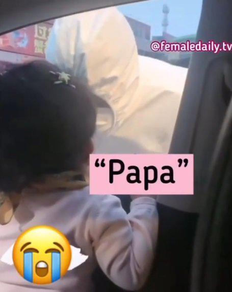 Viral! Momen Haru Balita Cium Ayah Tenaga Medis, Walau Terhalang Jendela Kaca! 