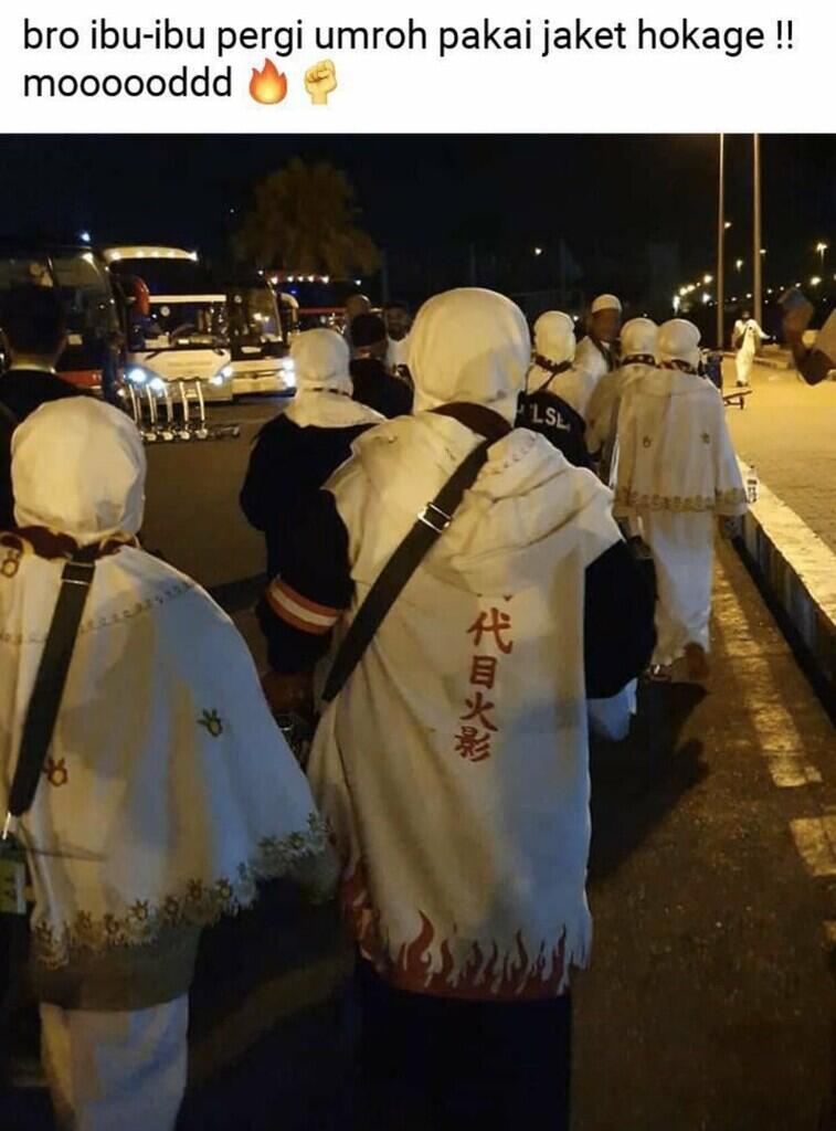 10 Pakaian Orang-Orang Ini Ketika Sholat, Malah Bikin Gagal Khusyuk Sholat Kita