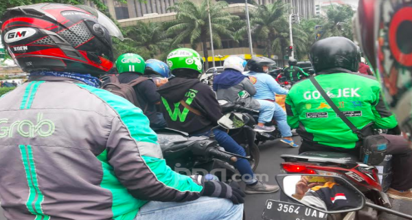 Sabar, Pak Anies Sedang Upayakan Ojek Online Bisa Angkut Penumpang