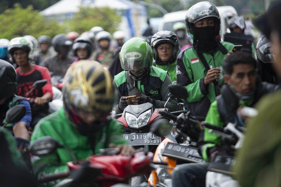 Ojek Online Tolak Lawan Corona