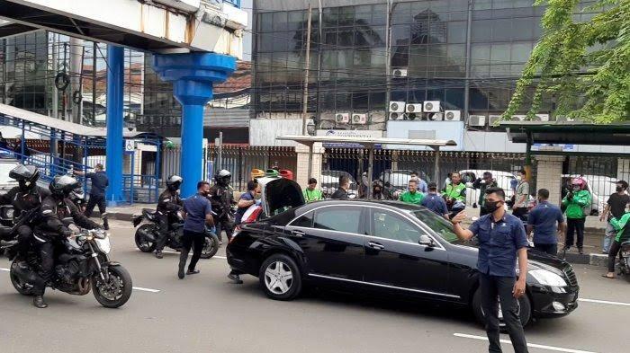 Bagi-Bagi Sembako Ala Presiden, Kok Malah Dikecam Sih?