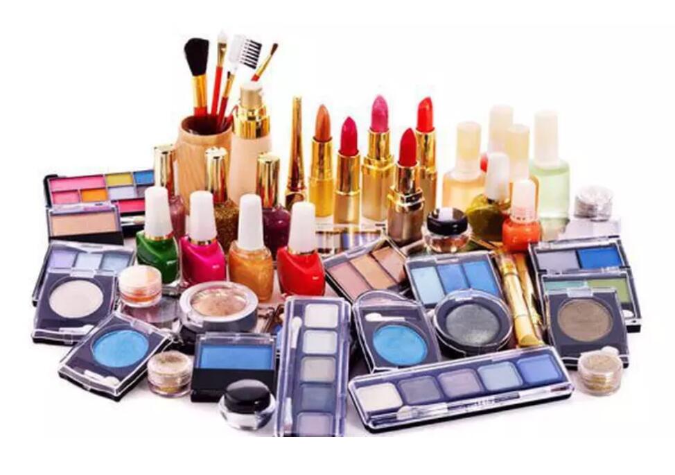 Cantik Dengan Make-Up? Sah-Sah Saja, Kok!