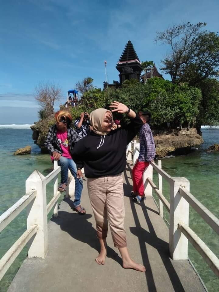 Misteri di Balik Panorama Keindahan Pantai Balekambang