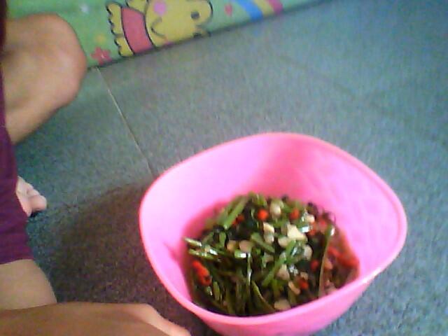 Enaknya Tumis kangkung buatan sendiri yang dapat menggoda lidah.