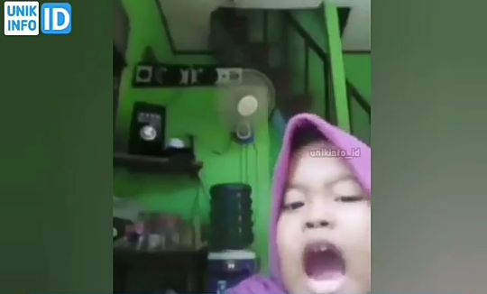 Excited, Bocah Protes ke Pak RT Gara-gara Lockdown! Minta Apa Dia Kira-kira?